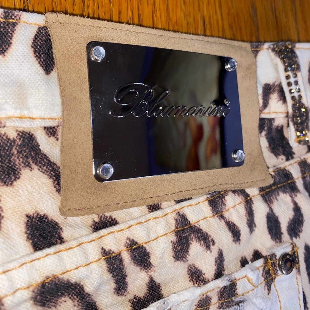 Blumarine Leopard Print Bermuda Shorts, Runway Fashion, Made in Italy Size 4 - Picture 5 of 12